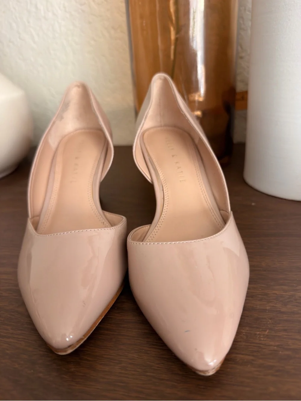 Kelly & Katie Fassi Nude Wedge size 6.5 good condition